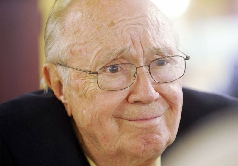 Theodore “Dutch” Van Kirk, the last surviving member of the plane that dropped an atomic bomb on Hiroshima in World War II, has died. He was 93. — Photo: Associated Press.