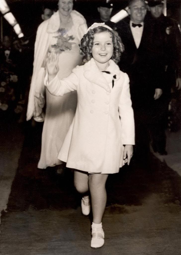 A photogra*h taken on June 26th, 1937, shows US film star Shirley Temple (1928-2014) arriving at her first main premiere for the film “Wee Willie Winkie” in Hollywood. During 1934-38, the actress appeared in more than 20 feature films and was consistantly the top US movie star. — Photo: AFP/Getty Images.