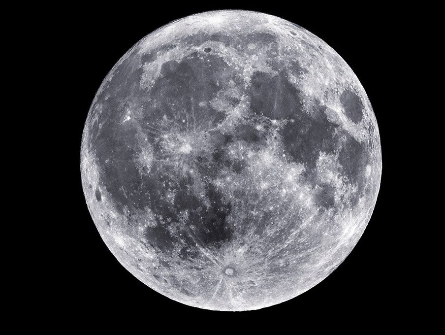 Look for the supermoon this weekend — the biggest full moon of the year. — Photo: Sean Smith/NASA.