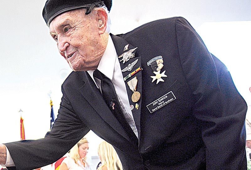 John Spence, shown in a 2012 photo, served as a combat “frogman” during World War II. He was the first diver to try out a breathing apparatus that sent no bubbles to the surface, which would help swimmers approach their targets without notice. He died Tuesday in Bend, Oregon. — Photo: Ryan Brennecke/Bulletin.