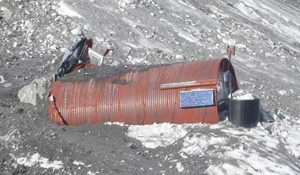 DAMAGED: Gardiner Hut on Aoraki-Mount Cook was hit by an avalance.  Photo: NZ Alpine Club.