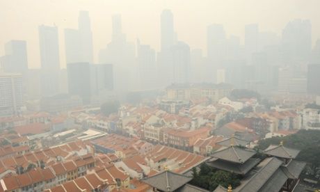 Singapore shrouded by a haze as carbon emissions soar.  Photo: Roslan Rahman/AFP/Getty Images.