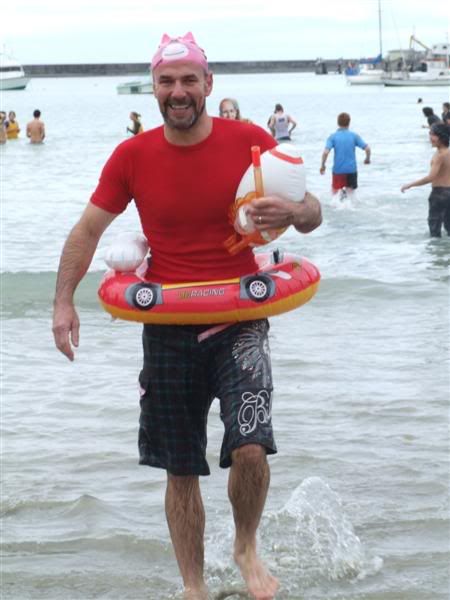 Warren Duncan braved the cold water at Friendly Bay yesterday to take part in Oamaru's annual midwinter swim.  Photo by Sally Rae.
